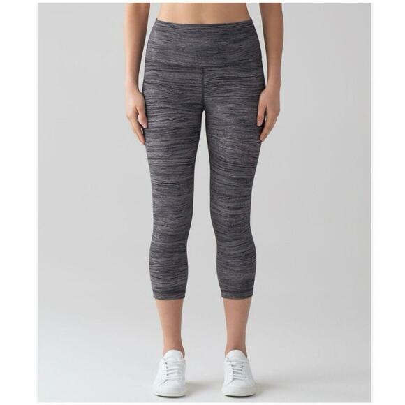Lululemon Wunder Under Crop (Hi-Rise) (Full-On Luon 21") Gray Size 6 - Picture 1 of 13